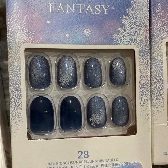 Kiss and imPRESS Festive Nail Set Collection (5) - Picture 10 of 12